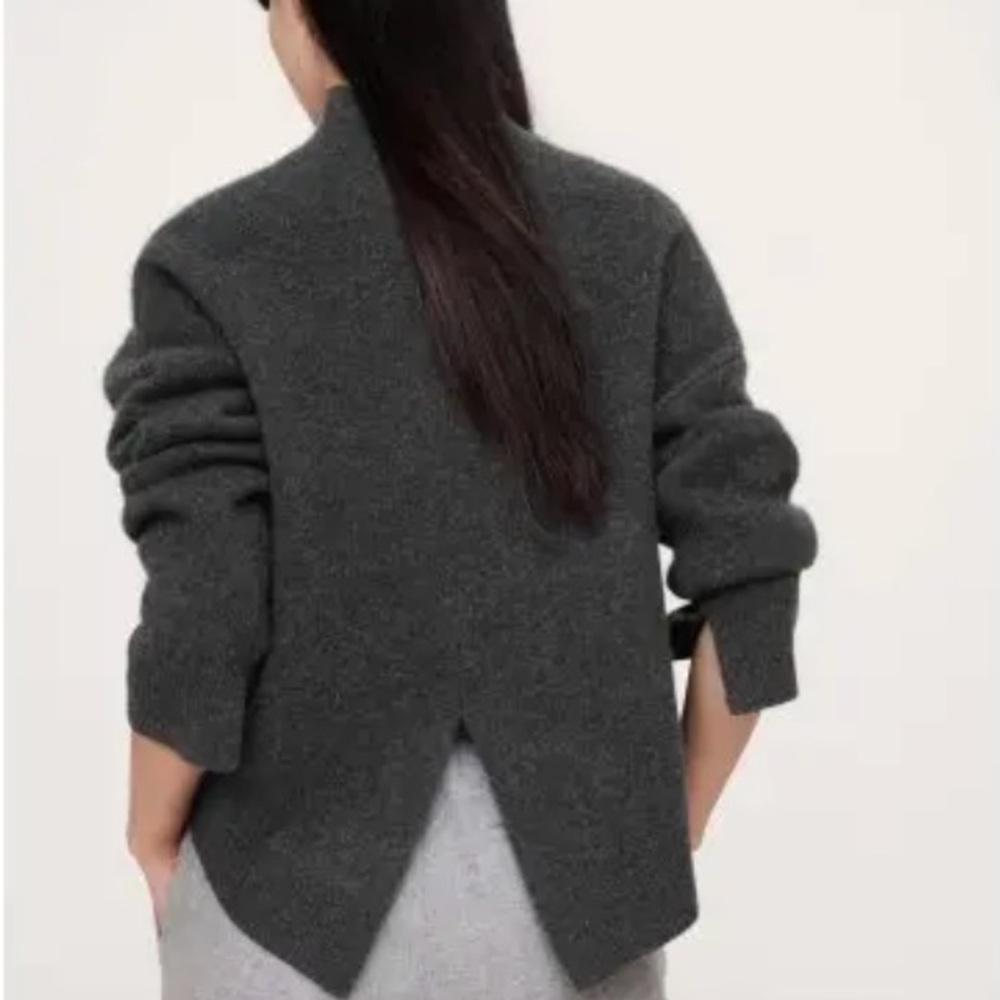 NWT Banana Republic – Double-Faced Cashmere Sweater with Vented Back